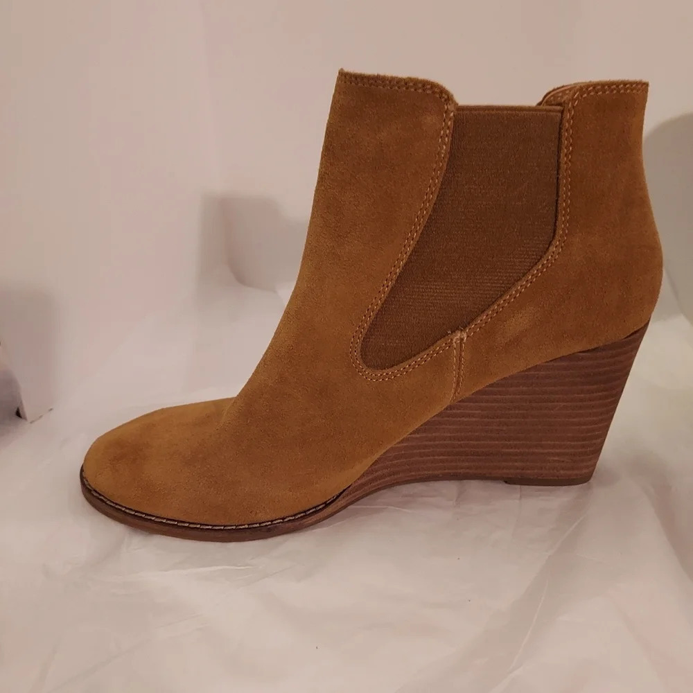 Lucky Brand "Yamka" Tan Suede Leather Wedge Bootes in Size 10 M - Picture 3 of 11